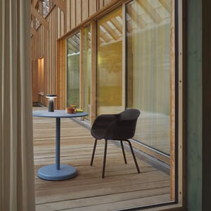Fiber-armchair-outdoor-brown-red-linear-steel-cafe-table-pale-blue-ease-portable-taupe-org_(150).jpg