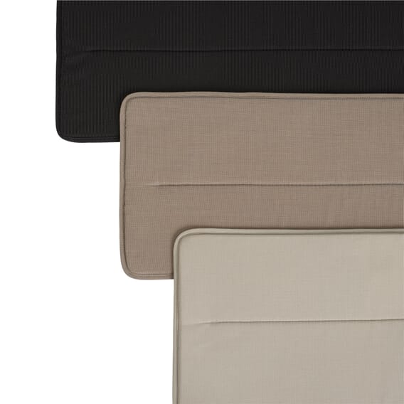 31098 Linear-steel-bench-seat-pad-black-grey-warm-beige-group-Muuto-5000x5000-hi-res_1.jpg