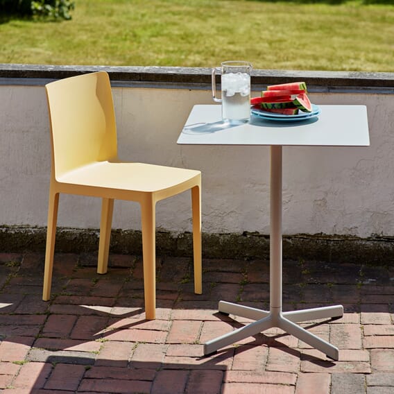 5257-3 Elementaire_Chair_light_yellow_Neu_Table_Square_sky_grey_1.jpg