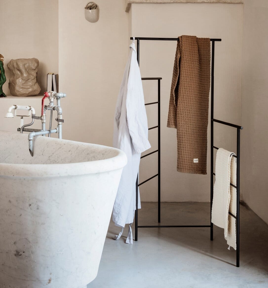 Ferm Living - Ferm Living Dora klær/håndkle stativ Black - Lunehjem.no - Interiør på nett