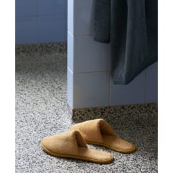 540852_Rel Frotte Slippers warm yellow_Frotte Bath Towel dark green (1).jpg
