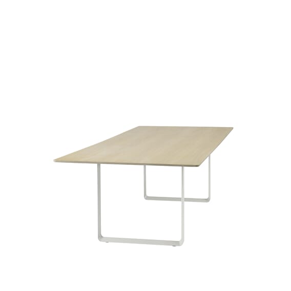 100119 70-70-295x-oak-white-angle-Muuto-5000x5000_1.jpg