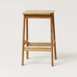 2190-1_Rel F&R_Angle_Barstool_65_Oak_Front.jpg
