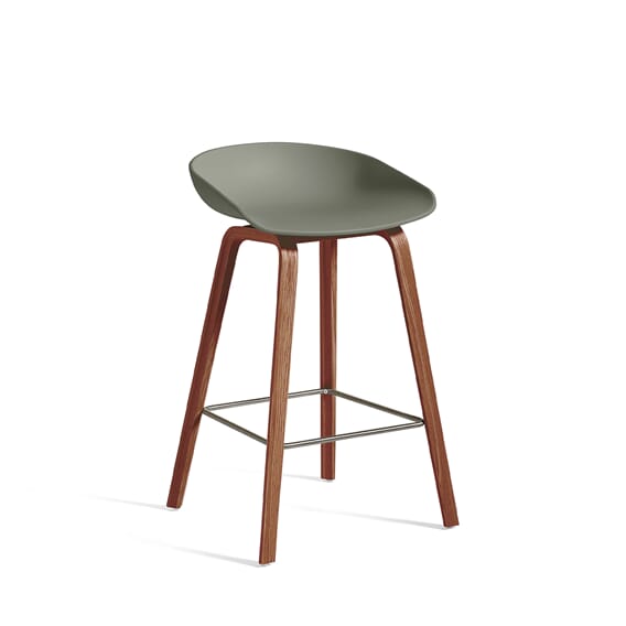 943503 AB244-A018-AA51-01UF_AAS_32_H65_dusty_green_shell_wb_lacquer_walnut_base_stainless_steel_footrest.jpg.jpg
