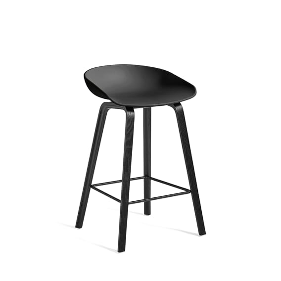 aas32black AA007-A003-AA51-01UF_AAS 32 Low H65_black shell_black footrest_black wb lacquer oak base.jpg.jpg