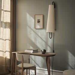 fermLIVING_AW23_AncoraWallLamp_1104268244_1104268246_HermanDiningChair_1104267277_FeveDesk_1104264991_01.jpg