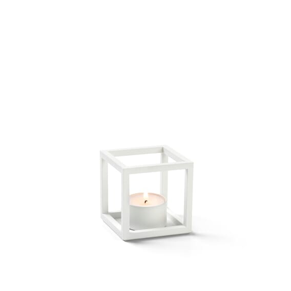 BL10131_KubusT_White_With_Candle_and_Light_Angle_Shadow_300.jpg