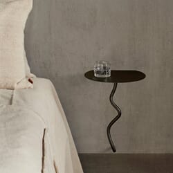 fermLIVING_SS23_CurvatureWallTable_1104267227_DoodleGlass_1104267322_image_01.jpg