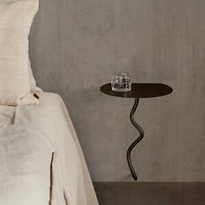 fermLIVING_SS23_CurvatureWallTable_1104267227_DoodleGlass_1104267322_image_01.jpg