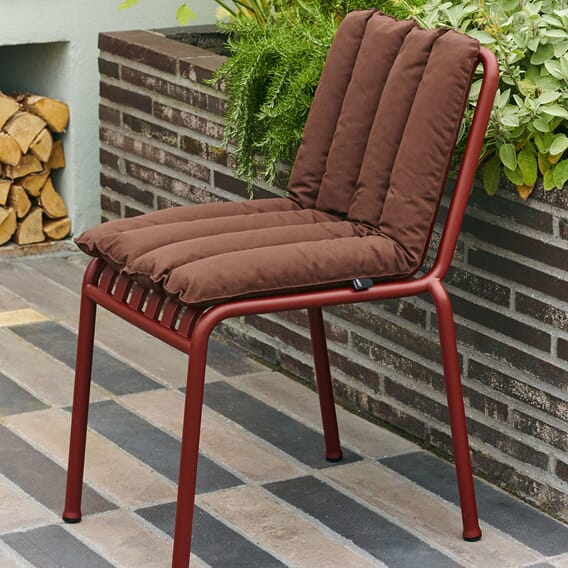 Palissade_Chair_iron_red_Palissade_Chair_and_Armchair_Soft_Quilted_Seat_Cushion_iron_red.jpg