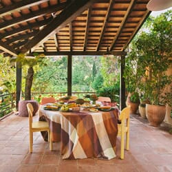Vida check table cloth amber/burgundy (140x220cm)