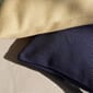 Barriere_Pillows,_closeup_2.jpg