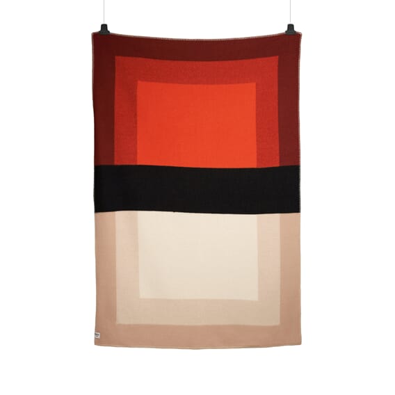 BENTO_THROW_5251_FRONT_white.jpg