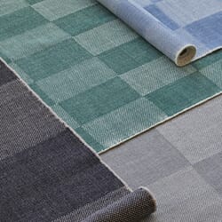 Check_Rug_family_03.jpg