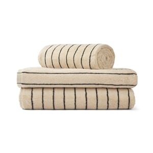 Naram Guest Towel, creme & ink_packshot1.jpg