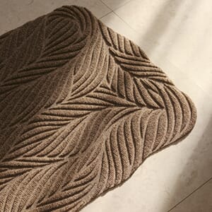 Twine-beige_Heymat_kristinefivemelvær_kirstenvisdal_ragnaromarson_03.jpg