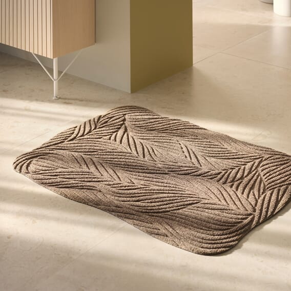 Twine-beige_Heymat_kristinefivemelvær_kirstenvisdal_ragnaromarson_04.jpg